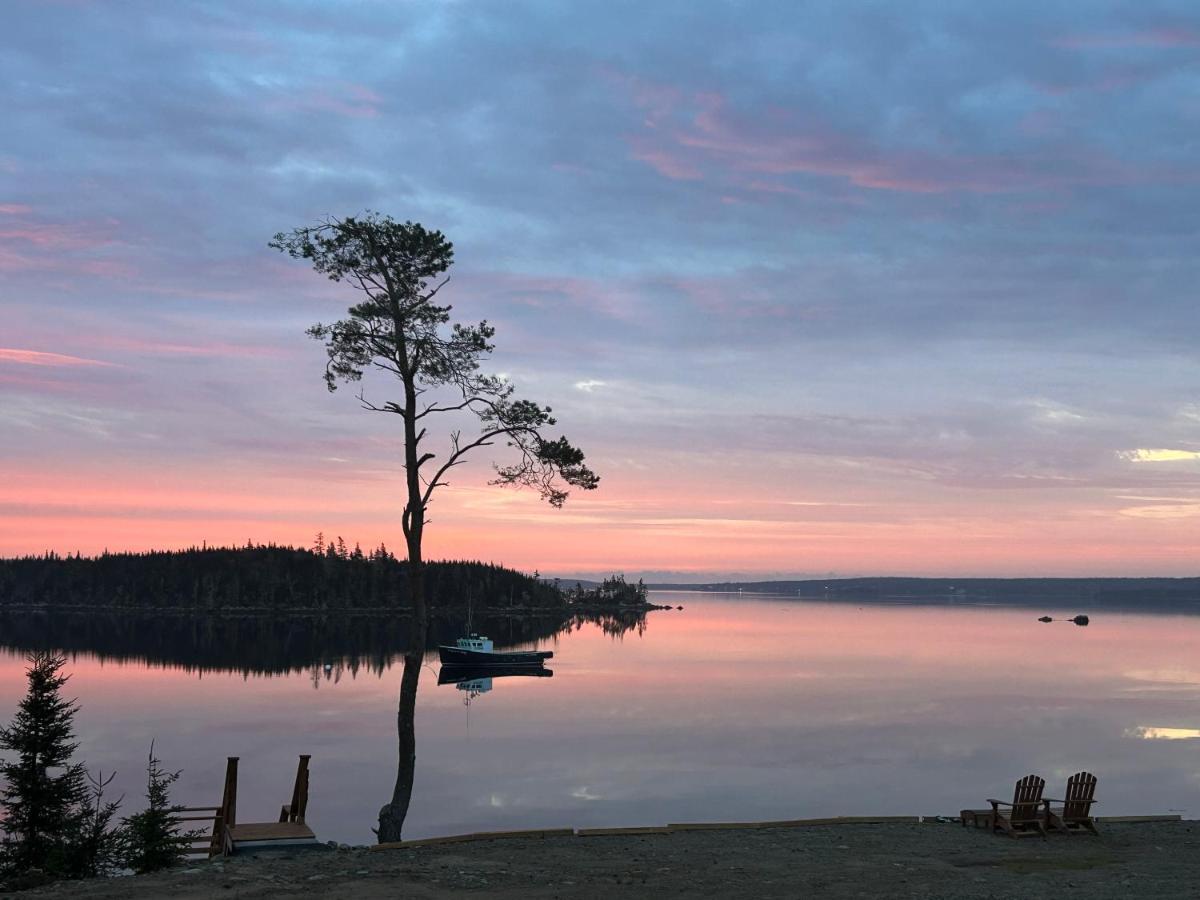 Ferienwohnung New English Point Oceanfront Living With Hot Tub Head of Jeddore Exterior foto