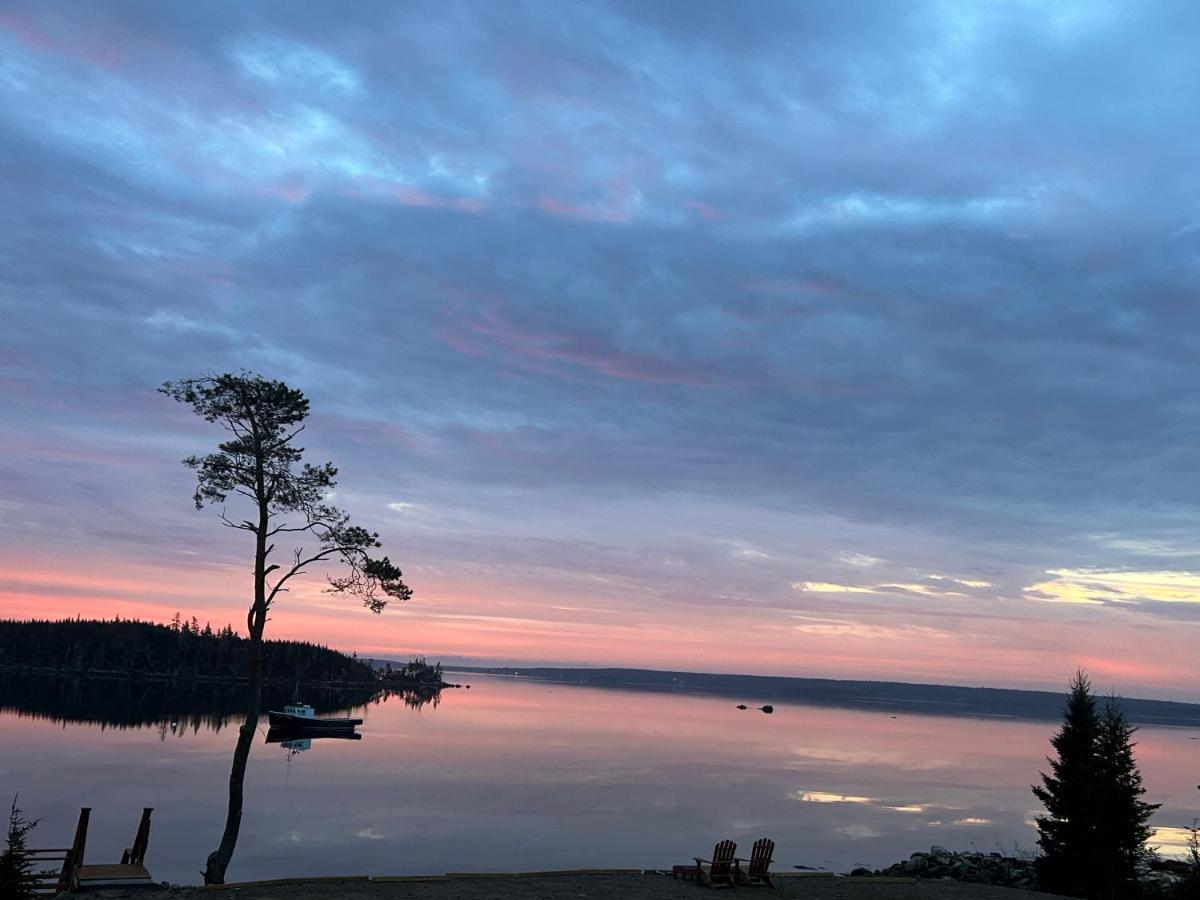 Ferienwohnung New English Point Oceanfront Living With Hot Tub Head of Jeddore Exterior foto